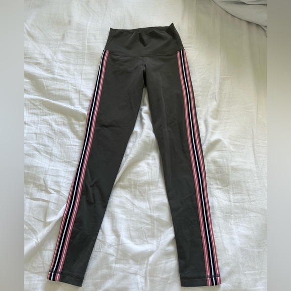 TNA dark grey leggings with stripe design on the side - Picture 1 of 6